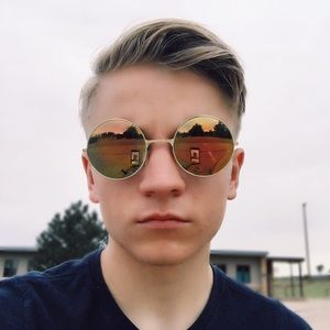 Meet your Posher, Philip